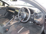 見通しのよいすっきりとした視界で、誰でも運転しやすいです。運転のしやすさは疲れにくさにも繋がりますよ♪