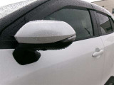 ターンランプ付きドアミラーはデザインだけでなく、他のドライバーや周囲の歩行者にもわかり易く視認性も十分な装備です。