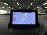 ディスプレイオーディオやカーナビは、現代のドライブにおいて欠かせない装備のひとつです。初めての場所でも迷いにくく、快適なルート案内で運転をサポートします。移動中のエンターテインメント性も高まります。
