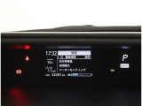 とっても見やすいメーターです。夜間時はラグジュアリーな気分にさせてくれる照明が魅力ですので、夜のドライブも楽しみになりますよ♪