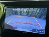 【バックカメラ】駐車時に後方がリアルタイム映像で確認できます。大型商業施設や立体駐車場での駐車時や、夜間のバック時に大活躍!運転スキルに関わらず、今や必須となった装備のひとつです!