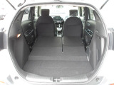 リア席を倒せば広々とした空間の出来上がり!荷物が沢山載せられます!