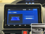 ナビ画面連動のETC付きです。高速道路料金所での小銭の出し入れや雨天時における窓の開け閉めなどの煩わしさが解消できます。料金所の通過もスムーズで快適ですよ。