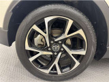 「トヨタ純正アルミホイール」を装着!純正なので車のデザインともマッチしています。高級感やスポーティーさを際立たせてくれます。