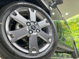 【純正15インチアルミホイール】外観にマッチした純正アルミホイールを装着しております。各種社外アルミホイールや、スタッドレスタイヤも取扱いしております。是非ご相談ください♪