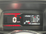 ランプ色で運転状態を表示しエコドライブをサポートするメーター!発電状況バッテリー残量なども一目瞭然!走行距離が少ないのも良いですね!