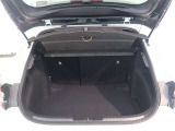 広々としたラゲージスペースを備えています。大きなものや長さのある荷物もしっかりと積み込めます。
