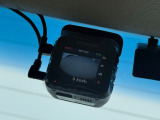 ドライブレコーダーを搭載しております。事故だけでなくあおり運転の状況も映像で記録することで万が一のリスクに備えることができます。