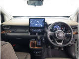 オシャレなインテリアで運転する気分も盛り上がりますよね^^