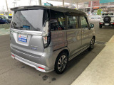 展示場では実際に見て、触ってお車をお選びいただけます!知識の豊富な営業スタッフが様々なカーライフをご提案いたします!