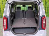 普段のお買い物や通勤、送迎等に十分な荷室スペースを確保しております。セカンドシートを倒すと、大きな荷物の積載も可能です♪