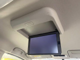 【フリップダウンモニター】家族や友人とお出かけする機会が多い方に大人気のフリップダウンモニター!大画面モニターで車内はエンタメ空間!退屈しがちな長距離ドライブも楽しい時間に変わります!