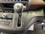 発進時から滑らかに加速する無段階変速のCVTはストップ&ゴーの多い街の中も快適です