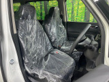 運転席シート廻りは使用感も少なく、良好な状態となっています。丁寧に使われていたことがよくわかりますね。
