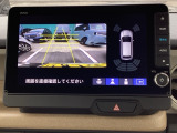 便利な3ビュー切り替え、ガイド線表示付きのバックカメラです。後退時、後方の視界をサポートします