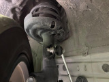 お車を安心してお乗りいただく為には、足回りの定期点検が欠かせません。サービスサポート(有償保証)では無料点検もご提供しており、安心のカーライフをお過ごしいただけるサポート体制が整っています。