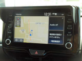 ディスプレイオーディオを装備。スマホとクルマをつなぐことで、これまでのナビに加えて、いろんなサービスが楽しめます。