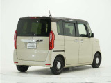 ◆アダプティブクルーズコントロール◆予め設定した車速内でクルマが自動的に加減速。前走車との適切な車間距離を維持しながら追従走行します。【LKAS】車線維持支援システムでステアリング操作を支援。