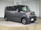 数ある軽自動車の中でも、この世代のカスタム仕様は今なお安定した存在感を持っています。どうぞ、これからの暮らしのパートナーとして、じっくりとご検討ください。