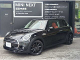 MINI COOPER SD 3ドミッドナイトブラック/同色ルーフが入荷!!赤いカバナシートを装備することで印象をよりカッコよくを演出!3ドアのコンパクトなボディとSDのキビキビとした走行にきっと虜になりますよ!