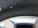 タイヤサイズは、175/65R15です。