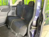 後部座席も気になるようなキズ・汚れやへたり等、大きなダメージはなく、良好な状態です。