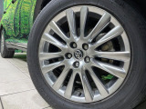 【純正18インチアルミホイール】外観にマッチした純正アルミホイールを装着しております。各種社外アルミホイールや、スタッドレスタイヤも取扱いしております。是非ご相談ください♪