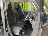 運転席シート廻りは使用感も少なく、良好な状態となっています。丁寧に使われていたことがよくわかりますね。