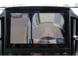 バックモニター付ですので、車庫入れも駐車もラクラクです。