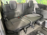 3列目シートはもちろん状態良好☆大人でもゆったりと座って頂けますので、大人数でのお出かけもラクラクです♪ご家族で、気の知れた仲間で、ドライブに行くのが楽しみですね♪