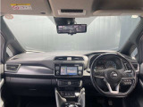 視界が広く、運転しやすい室内です★座り心地の良い前席シート。是非、見て・触れて座り心地も体感してください★
