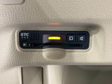ETC付。高速道路の料金所はキャッシュレスで通過です。サービスエリア等にあるスマートインターの出入口も利用可能でとっても便利。ご納車後すぐにお使い頂けるようセットアップしてのお渡しとなります。