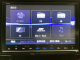 ナビゲーションはフルセグTV対応のGathers純正メモリーナビを搭載しています。Bluetoothオーディオ機能がありますので、スマートフォンなどの音楽も再生できます。