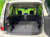 普段のお買い物や通勤、送迎等に十分な荷室スペースを確保しております。セカンドシートを倒すと、大きな荷物の積載も可能です♪