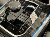 サービスにはドイツ本国と同様に教育と訓練を受け、BMWを知り尽くした「マイスター」が数多く在籍しております。360度による納車前点検整備で、お客様に安心と安全をお届けいたします。