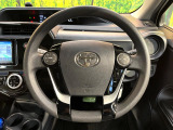 インテリアに合わせたデザインのステアリングは、運転される方のことも考え、運転しやすい形状、大きさです。是非一度、実際に触ってお確かめください。