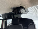 ドライブレコーダー付きで前方だけでなく車室内を録画しているので、万一のとき記録に残せて安心です。