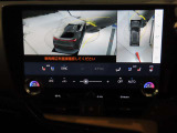 純正ナビ付です。もちろん車両後方を表示するバックガイドモニターが付いていて車庫入れ安心!