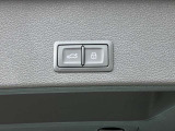 オートマチックテールゲート装備 ボタン一つでリアゲートの開閉が可能です。