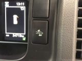 【プリクラッシュセーフティ】先行車と衝突の可能性が高まった時に、警報ブザーで知らせたり、さらにブレーキが自動でかかり、衝突回避を支援します。