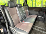 後部座席も気になるようなキズ・汚れやへたり等、大きなダメージはなく、良好な状態です。