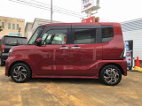 納車前にはプロのメカニックが点検、整備を行いますので安心してお乗り頂けます。