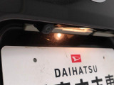 バックモニターは車庫入れの強い味方。 車は構造上、死角がたくさん。後退時の死角をチェックするために便利ですよ。 ただし、バックは目視で確認する事が重要ですよ。