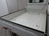 荷物の載せ降ろしに丁度いい高さですね!