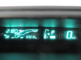 見やすいメーターパネルで安全運転のお役に立ちます!!