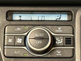 車内空調は&rdquo;AUTOエアコン&rdquo;にお任せ。運転に集中出来ますよ!