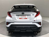 「バックフォルム」です。トランク・ラゲッジスペースには、多くの荷物を入れることが可能です。