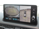 運転をしやすくする多彩な視界を手に入れるシステム。「見通しの悪い交差点での発進」「料金所などへの幅寄せ」「バック駐車」「縦列駐車」といった、多くの人が苦手意識を持ちやすいシーンで効果を発揮します。