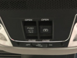 【電動パノラミックサンルーフ】ボタンで操作可能です!