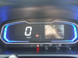 ■直感でも見やすいデジタルメーターです。運転状況にあわせて周りの色が変わります、「